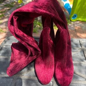 Aldo Burgundy Women's Thigh high boots sz6.5